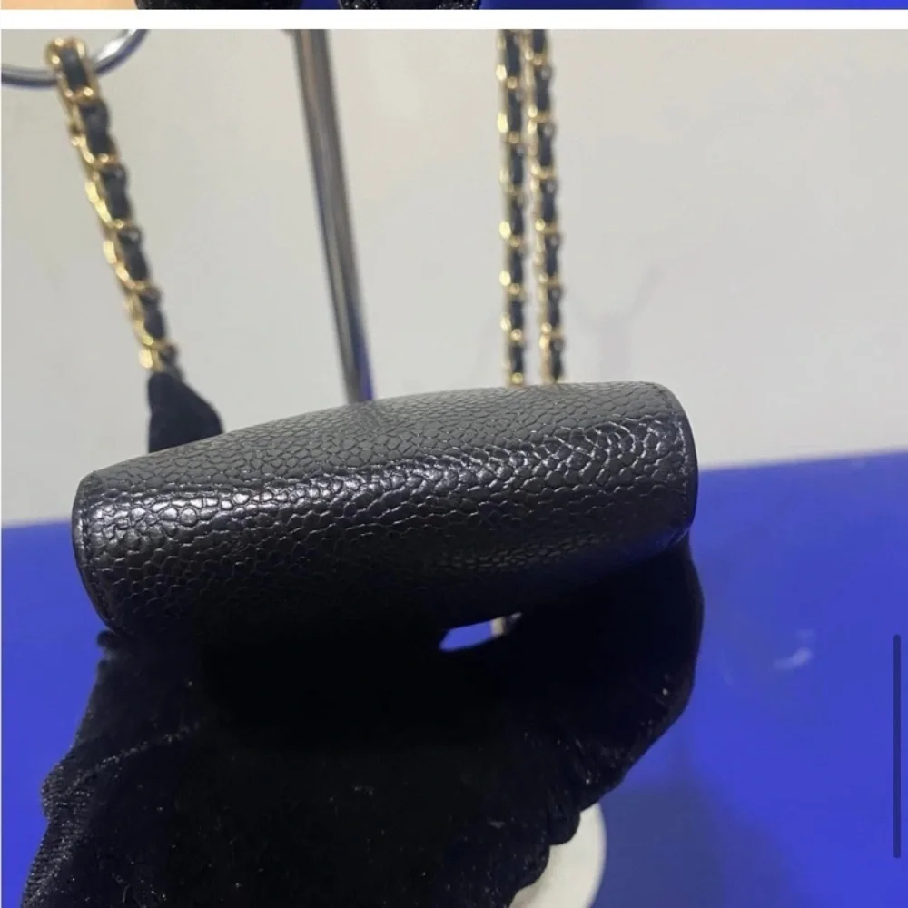 CHANEL 1995 Stitch Case Caviar PM Pochette